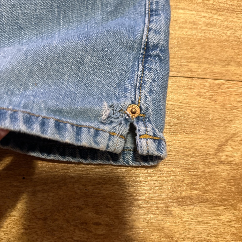 GAP Women's Light Blue Jean Shorts - Picture 3 of 4